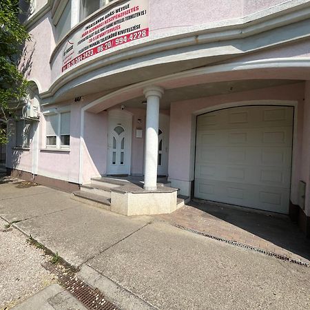 Jobarat Szallashely Szegedin Exterior foto